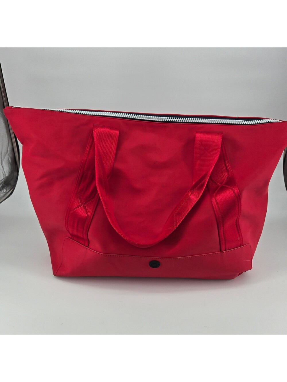 Hunter for Target Red Oversized Rubber Tote Bag 2018 Large Zip Top Travel Beach - Picture 4 of 9